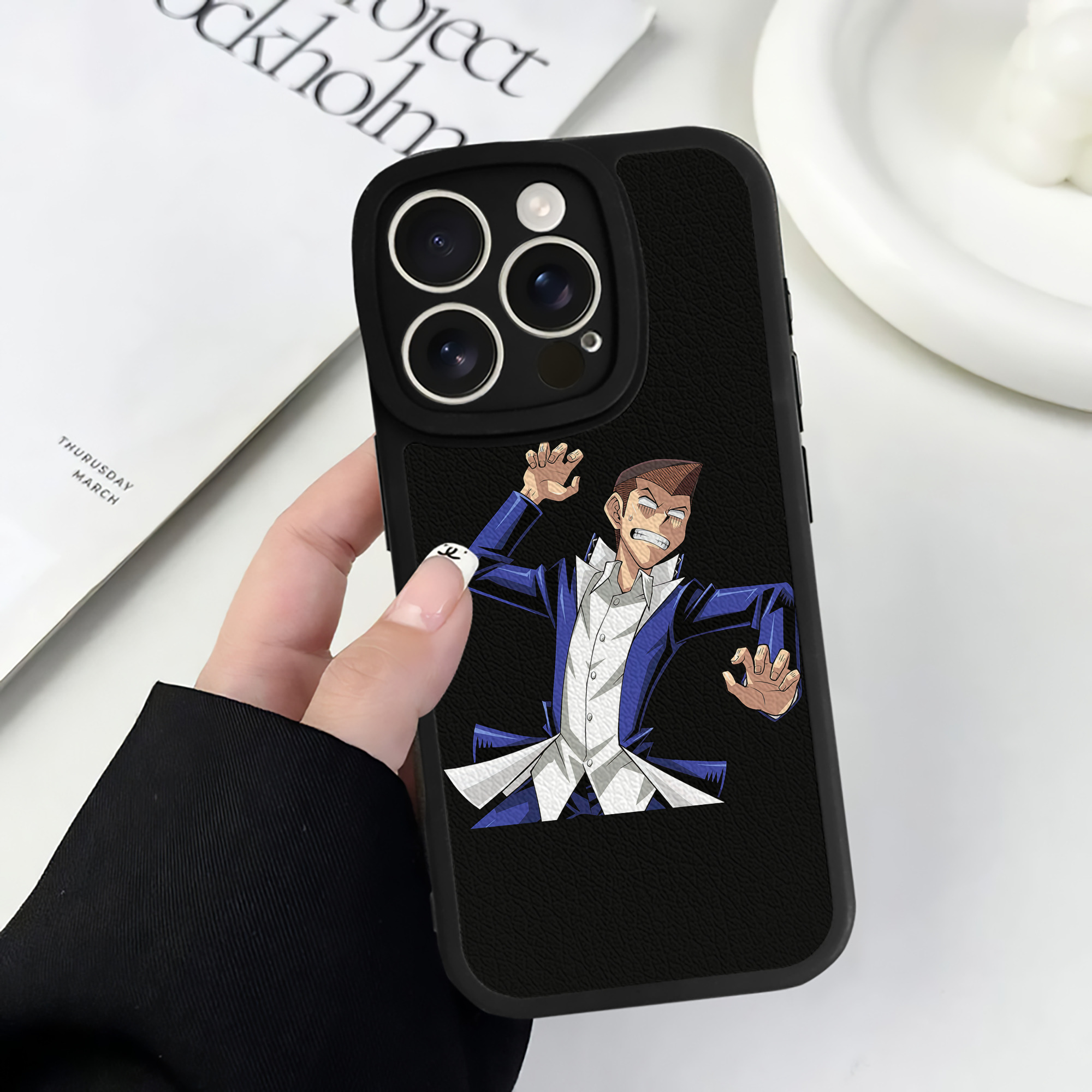 （画像用） 遊☆戯☆王 Yu-Gi-Oh! 【iPhone 16シリーズ対応】シリコンスマホケース（レザー調） 材質：シリコン